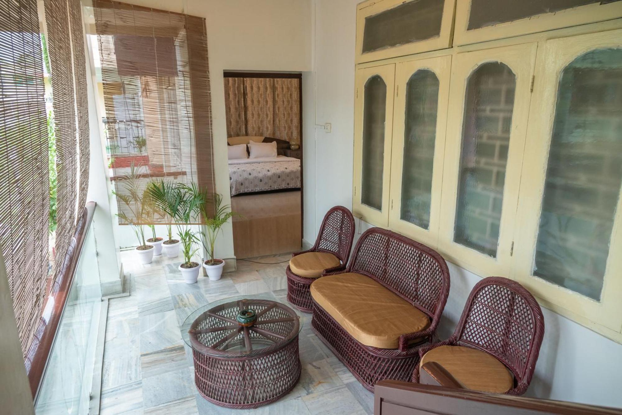 The Urban Grandeur 1 Bed and Breakfast Guwahati Eksteriør billede