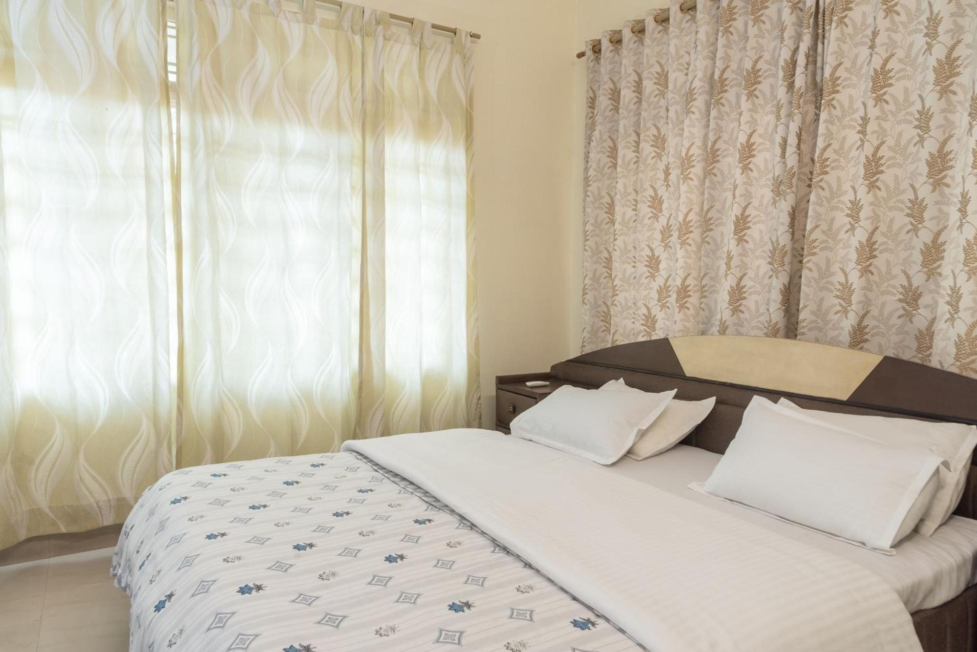 The Urban Grandeur 1 Bed and Breakfast Guwahati Eksteriør billede